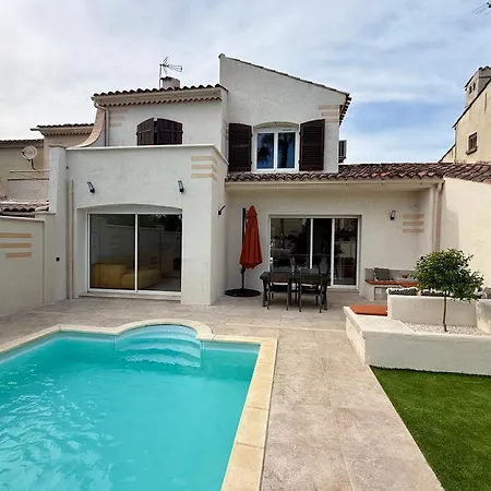 Magnifique Moderne Avec Piscine, A 900m De La Mer, 8 Couchages, 4 Chambres, 2sdb, 2wc, Parking, Garage * Fréjus