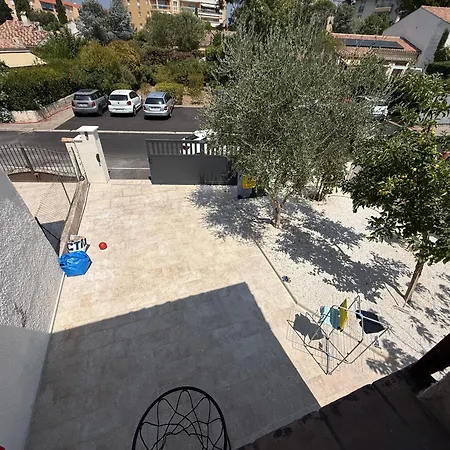 Magnifique Moderne Avec Piscine, A 900m De La Mer, 8 Couchages, 4 Chambres, 2sdb, 2wc, Parking, Garage *
