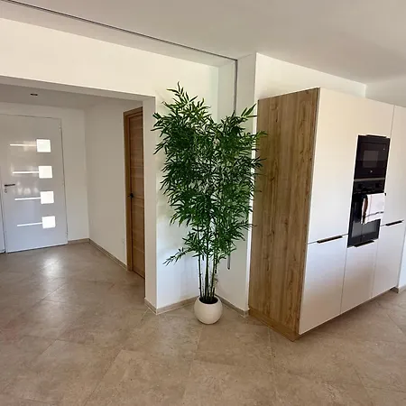 Magnifique villa moderne avec Piscine, À 900m de la mer, 8 couchages, 4 chambres, 2SDB, 2wc, Parking, Garage Villa
